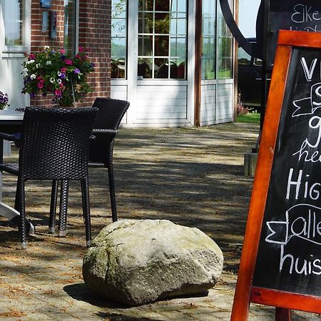 Lucy'S Inn Eesergroen Bagian luar foto