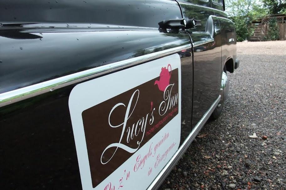Lucy'S Inn Eesergroen Bagian luar foto