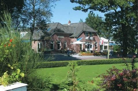 Lucy'S Inn Eesergroen Bagian luar foto