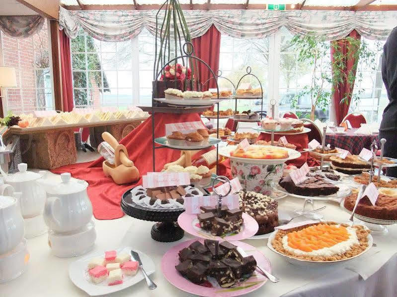 Lucy'S Inn Eesergroen Bagian luar foto